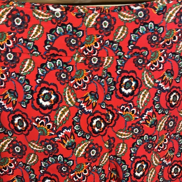 2/$18 Zac & Rachel Red Hibiscus Bermuda Shorts Size Large - Picture 8 of 12